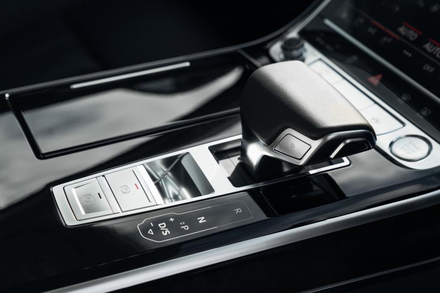 Детали интерьера Audi A8 L 55 TFSI Quattro (D5) 2018 года  (AU) (фото 18 из 39)